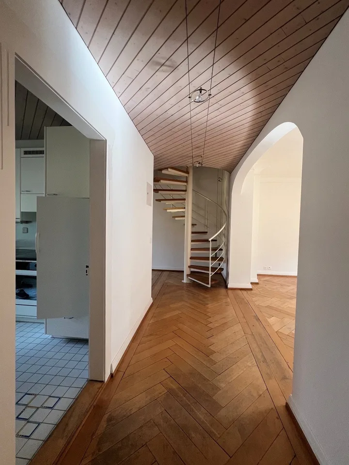 Charmante 4.5-Zimmer-Maisonette-Wohnung im Herzen von Zürich – Kreis 3