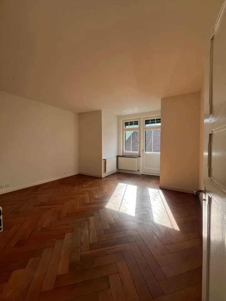 Charmante 4.5-Zimmer-Maisonette-Wohnung im Herzen von Zürich – Kreis 3