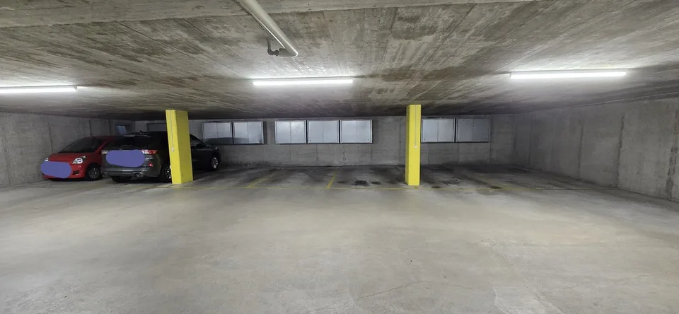 Tiefgaragenplatz in kleiner Tiefgarage