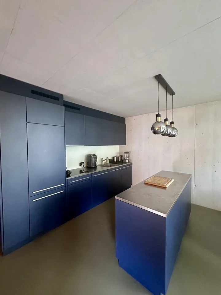 Modern 2.5-Room Apartment with Balcony and Open Views – Zürich (Seebach area)
