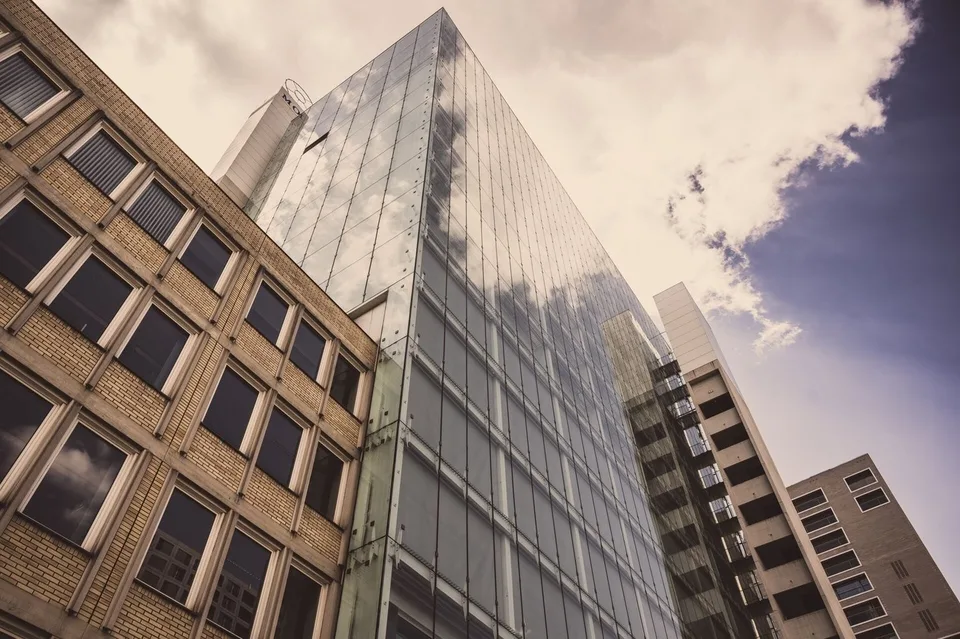 Entdecken Sie unser ikonisches Bürohochhaus
