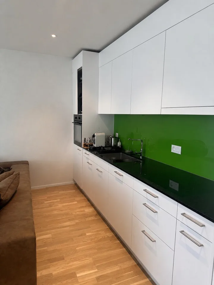 Wohnung + Garage + Einstellplatz. Ab 1. November 2026 oder früher