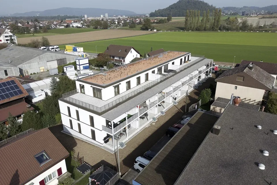 Wohnung + Garage + Einstellplatz. Ab 1. November 2026 oder früher