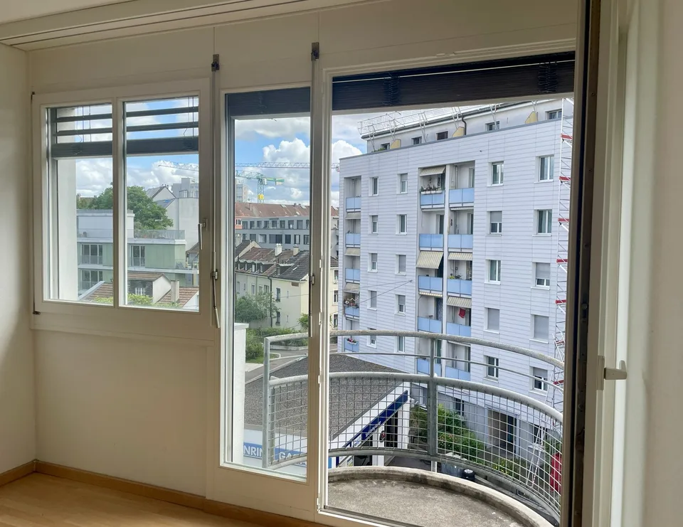 Helle 2.5-Zimmerwohnung im beliebten Iselin-Quartier – zentral und gut angebunden