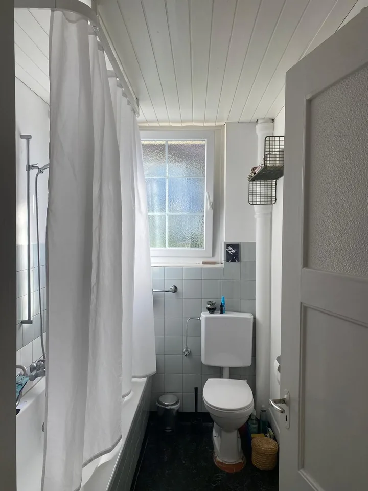 Befristete, helle 2.5-Zimmer-Wohnung (23.8-12.9)