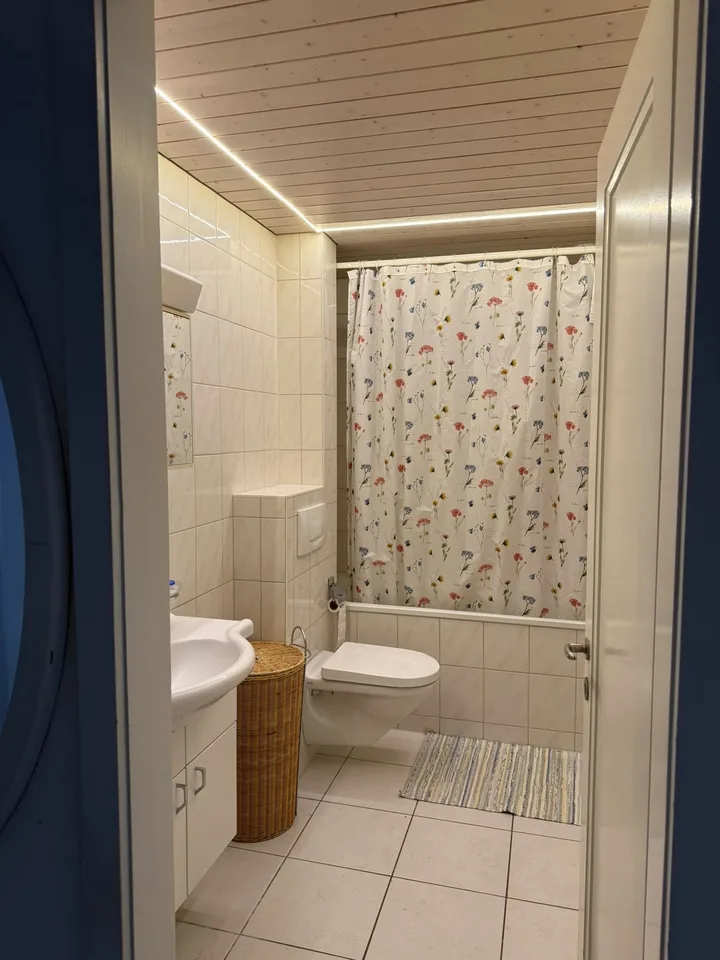 2.5-Room Apartment with Spacious Living Area & Private Garden