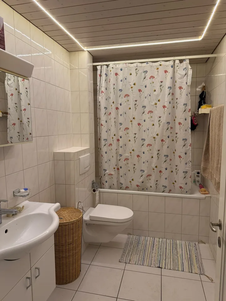2.5-Room Apartment with Spacious Living Area & Private Garden