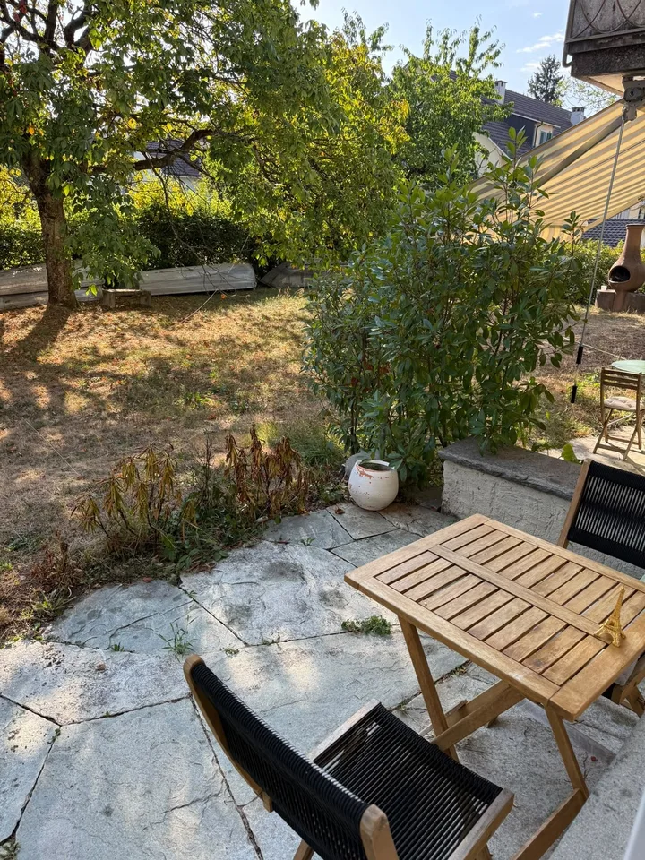 2.5-Room Apartment with Spacious Living Area & Private Garden