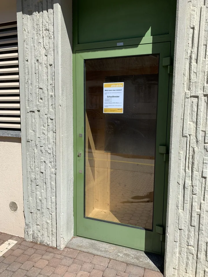 Schaufenster direkt beim Bahnhofplatz