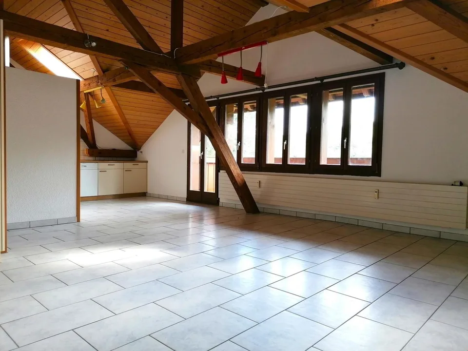 4½-Zimmer-Dachwohnung mit traumhafter Aussicht und Hobbyraum