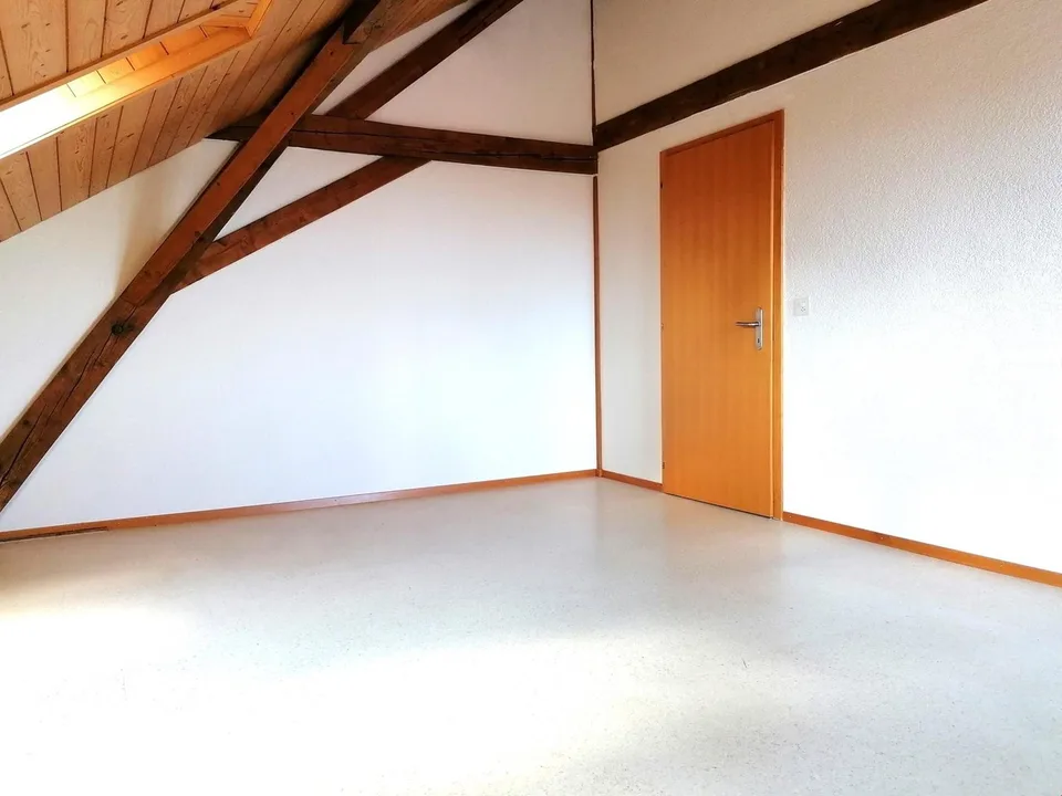 4½-Zimmer-Dachwohnung mit traumhafter Aussicht und Hobbyraum