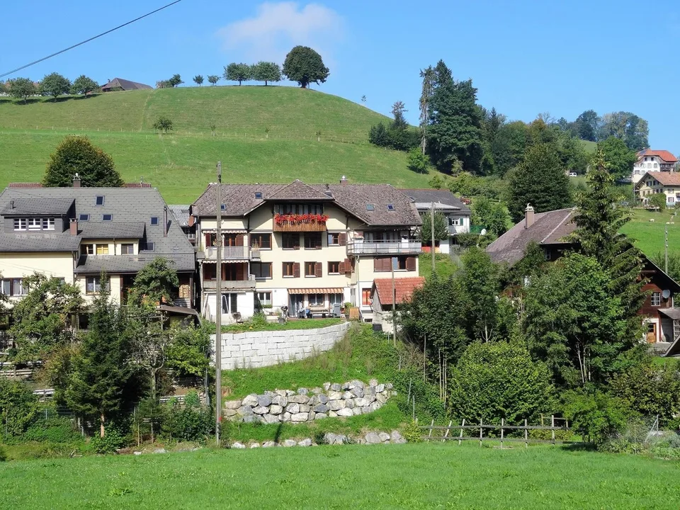 4½-Zimmer-Dachwohnung mit traumhafter Aussicht und Hobbyraum