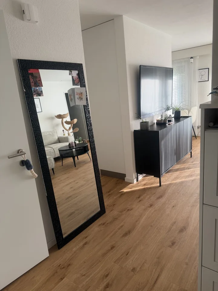 Helle 2.5 Zimmer- Wohnung mit eigenem Gartensitzplatz