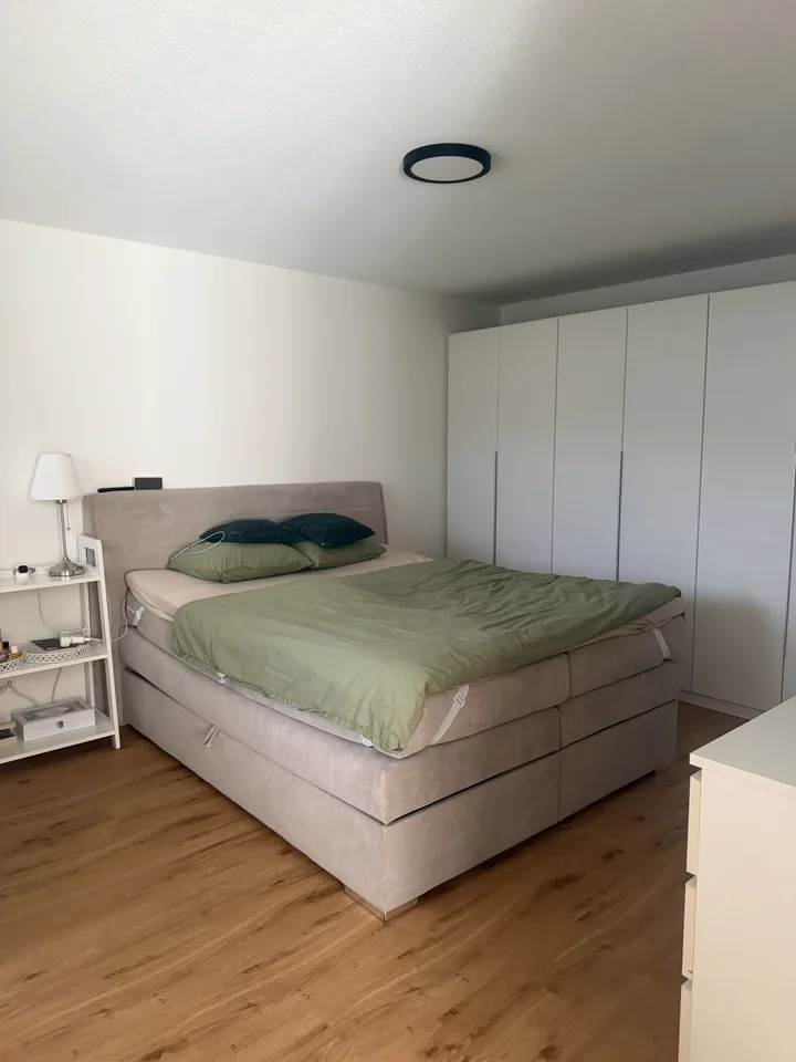 Helle 2.5 Zimmer- Wohnung mit eigenem Gartensitzplatz