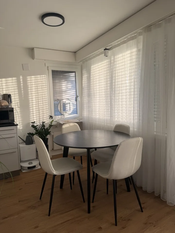 Helle 2.5 Zimmer- Wohnung mit eigenem Gartensitzplatz