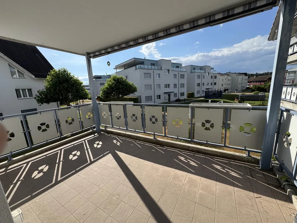 Moderne 4.5-Zimmer-Wohnung mit zwei Balkonen, Klimaanlage und Tiefgaragenplätzen in Oberbüren
