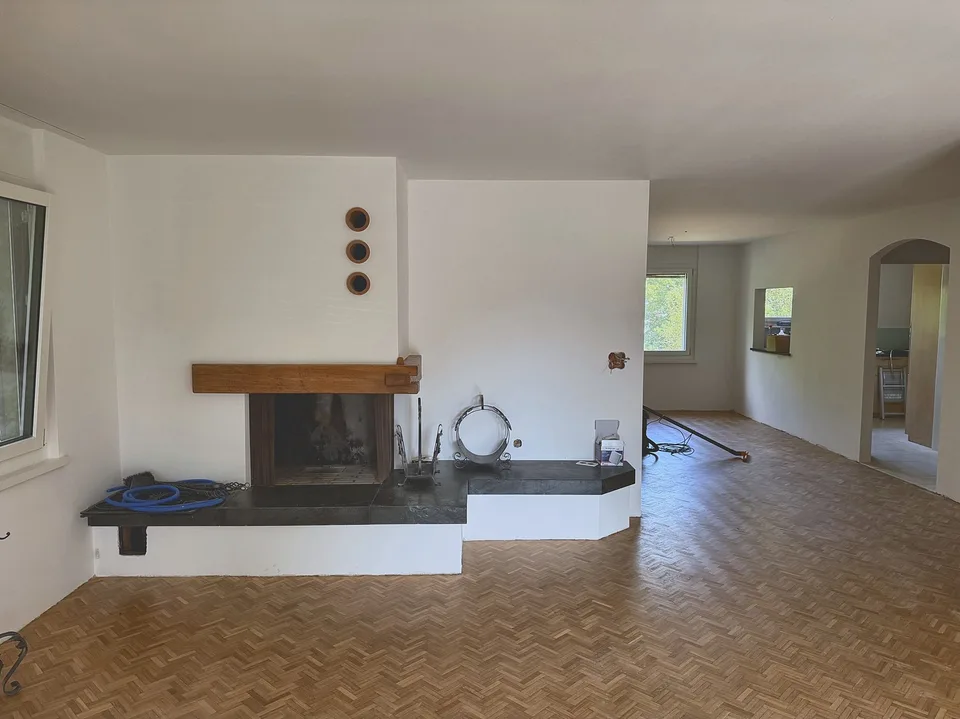Frisch renovierte 4.5-Zimmer-Wohnung mit Cheminée, Balkon und eigener Waschküche