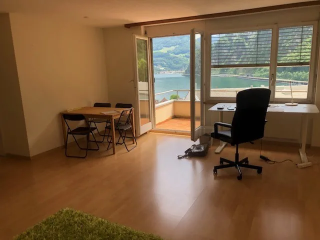 2-Zimmer-in einer WG mit gemeinsamem Wohnzimmer mit Seesicht in Hergiswil