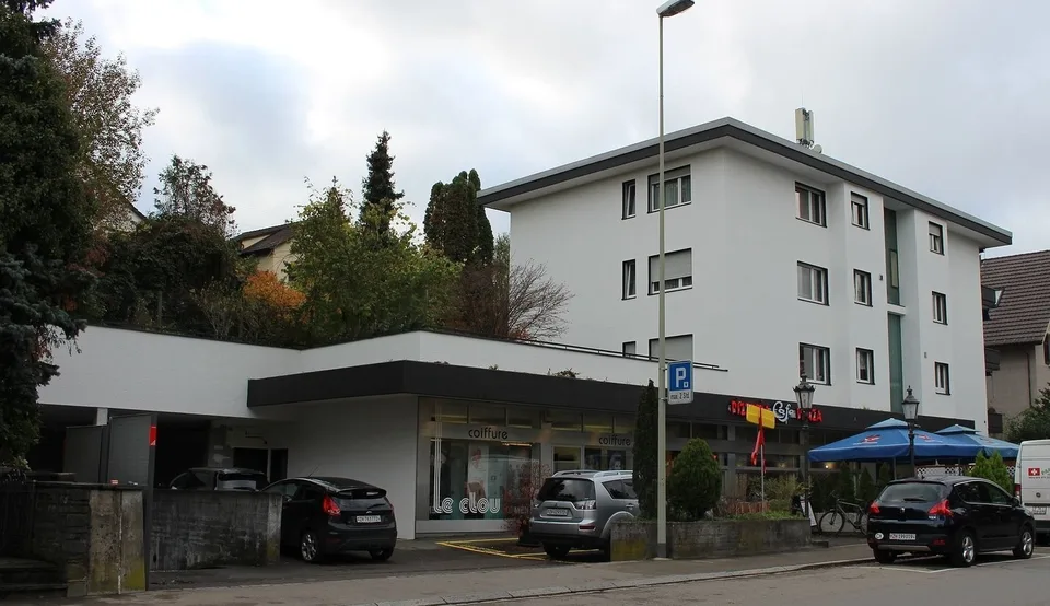 IM ZENTRUM VON SCHLIEREN - Parkplatz in der Tiefgarage zu vermieten! Kesslerstrasse 13