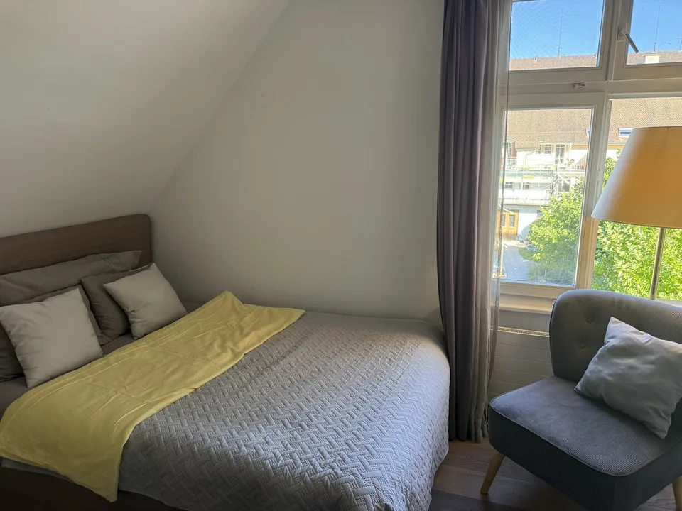 Wunderschönes, möbliertes Zimmer - ruhig und hell - all inklusive!