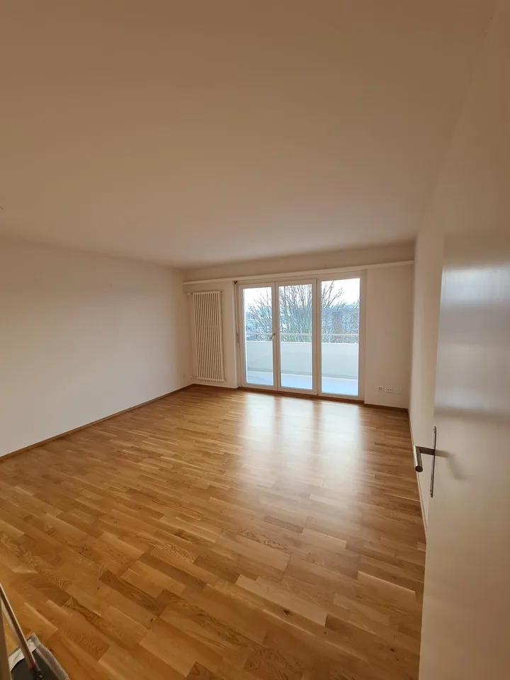 Helle Wohnung mit grossem Westbalkon & hochwertiger Ausstattung