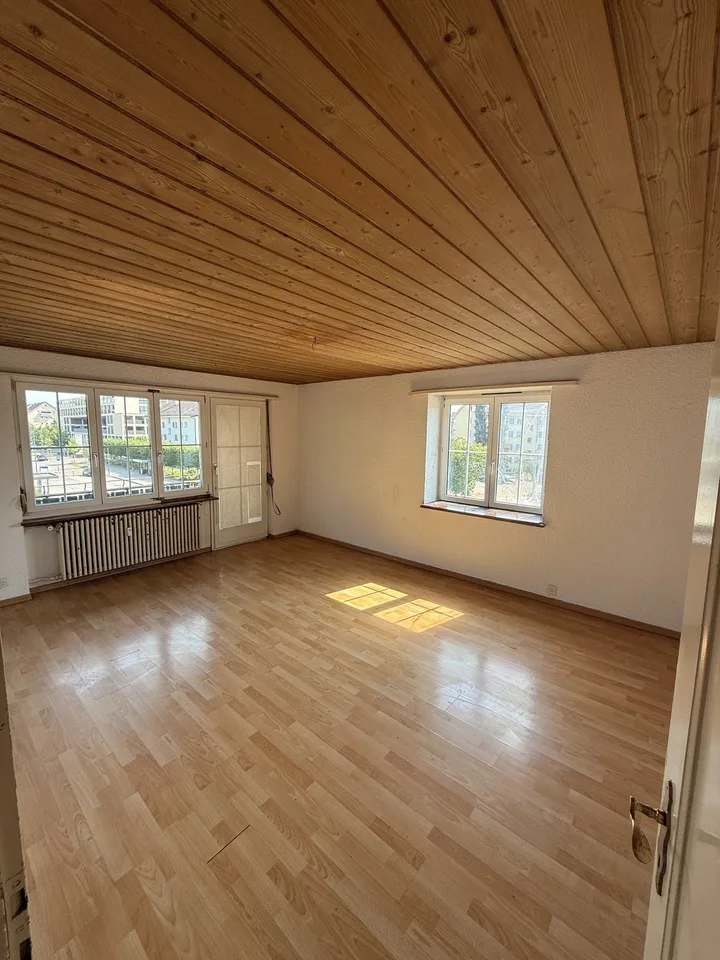 Grosszügiges 20 m² Zimmer in zentraler Lage in Uster