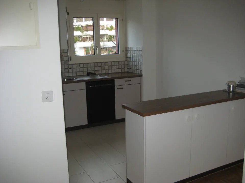 Gepflegte moderne 4 1/2   Zimmerwohnung  im 1.OG