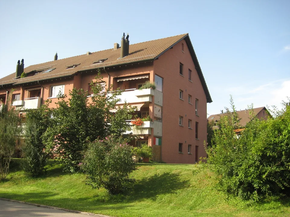 Gepflegte moderne 4 1/2   Zimmerwohnung  im 1.OG
