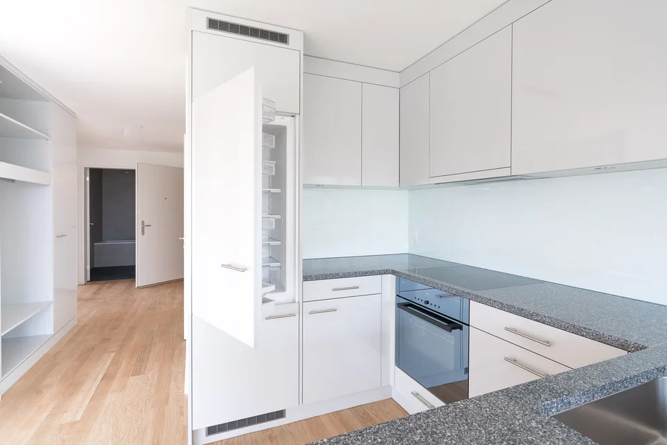 Bright 3.5-room garden apartment in a quiet location in Zürich-Seebach