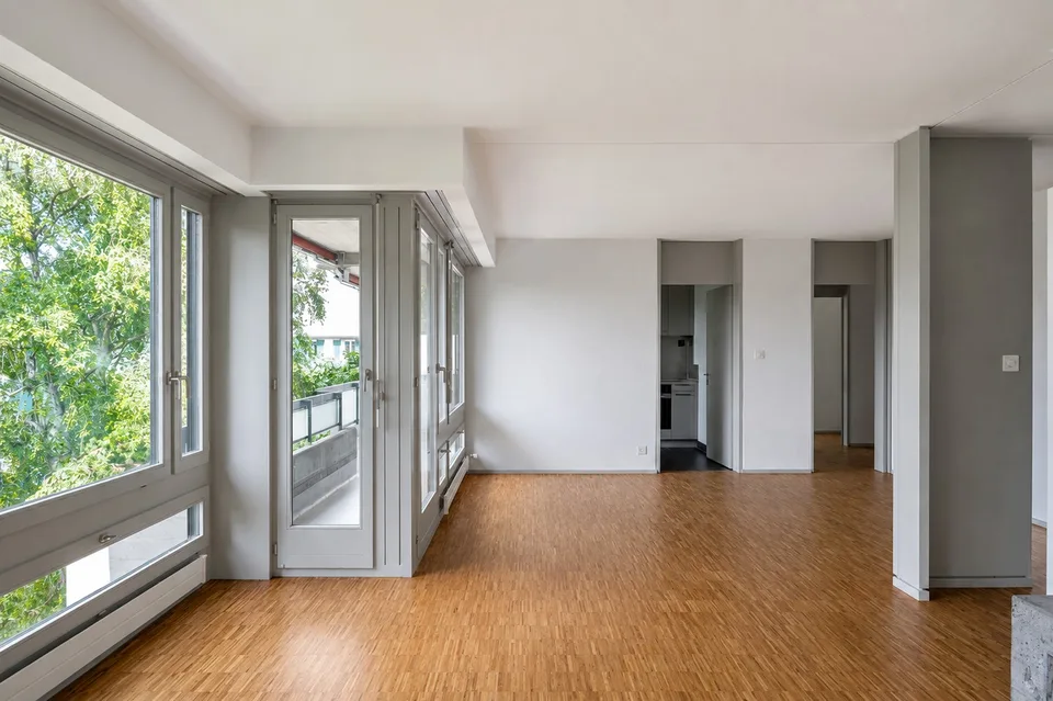 lichtdurchflutete Traumwohnung mit über 250m² Dachterrasse in Zürich-Höngg