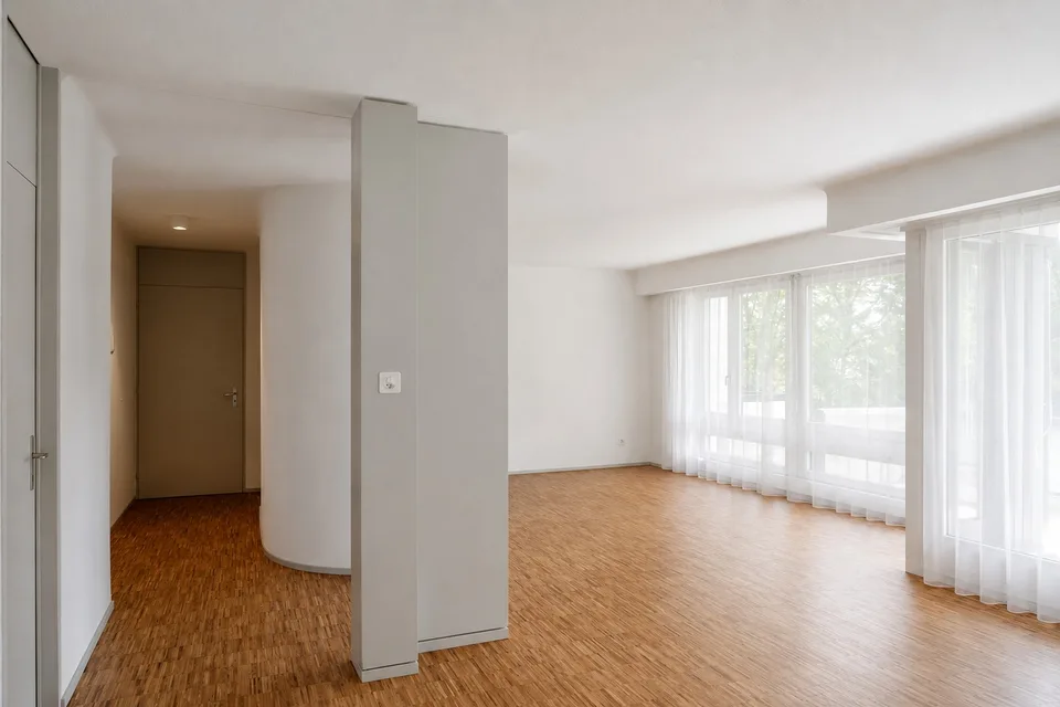 lichtdurchflutete Traumwohnung mit über 250m² Dachterrasse in Zürich-Höngg