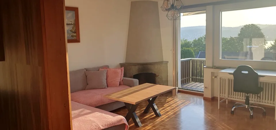 Charmantes 3.5-Zimmer-Apartment in Rüschlikon – Renoviertes Altbau mit Balkon & Aussicht