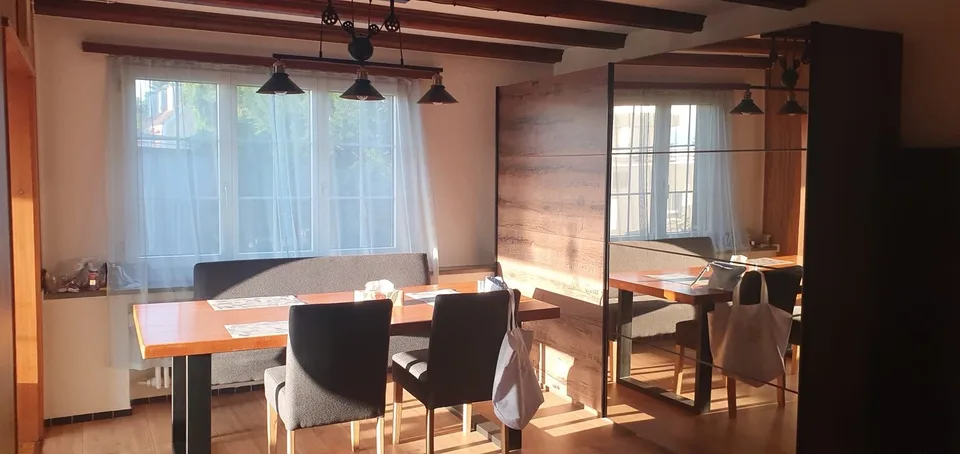 Charmantes 3.5-Zimmer-Apartment in Rüschlikon – Renoviertes Altbau mit Balkon & Aussicht