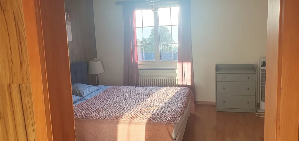 Charmantes 3.5-Zimmer-Apartment in Rüschlikon – Renoviertes Altbau mit Balkon & Aussicht