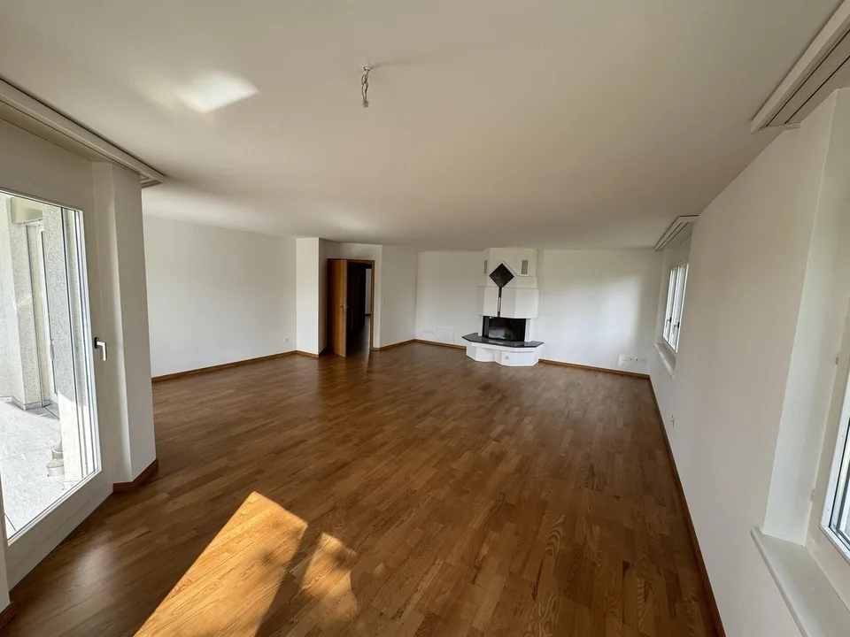 4.5-Zimmerwohnung im 1. Obergeschoss – Erstvermietung nach Sanierung