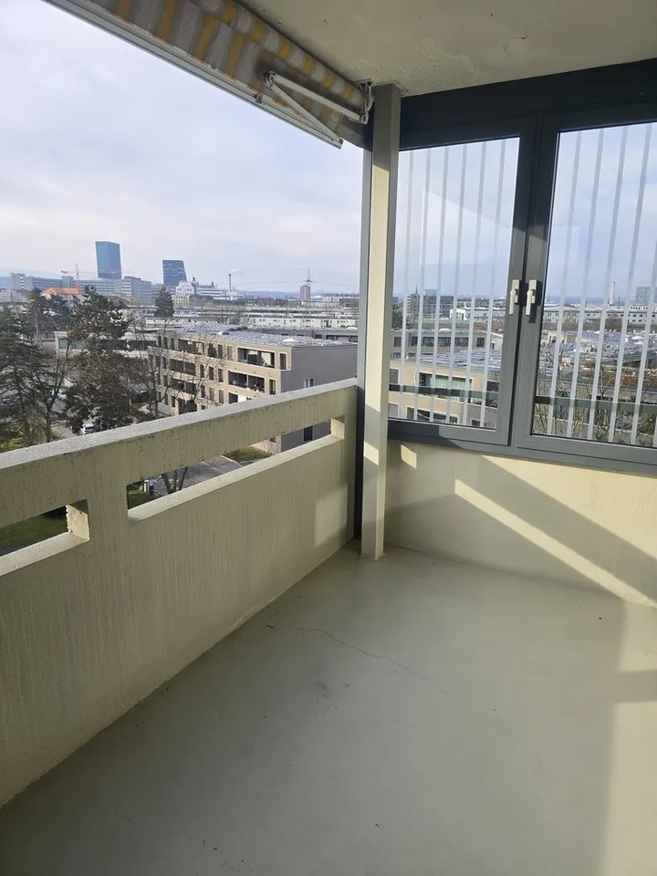 GEMÜTLICHE 2-ZIMMERWOHNUNG MIT AUSSICHT IM HIRZBRUNNENQUARTIER