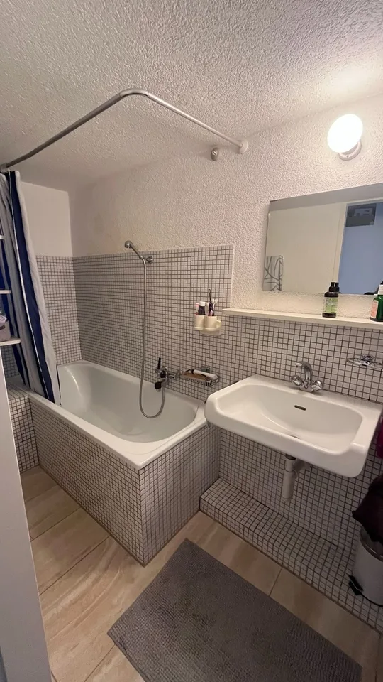 Charmant appartement avec balcon de 3,5 pièces au cœur de la vieille ville de Bienne