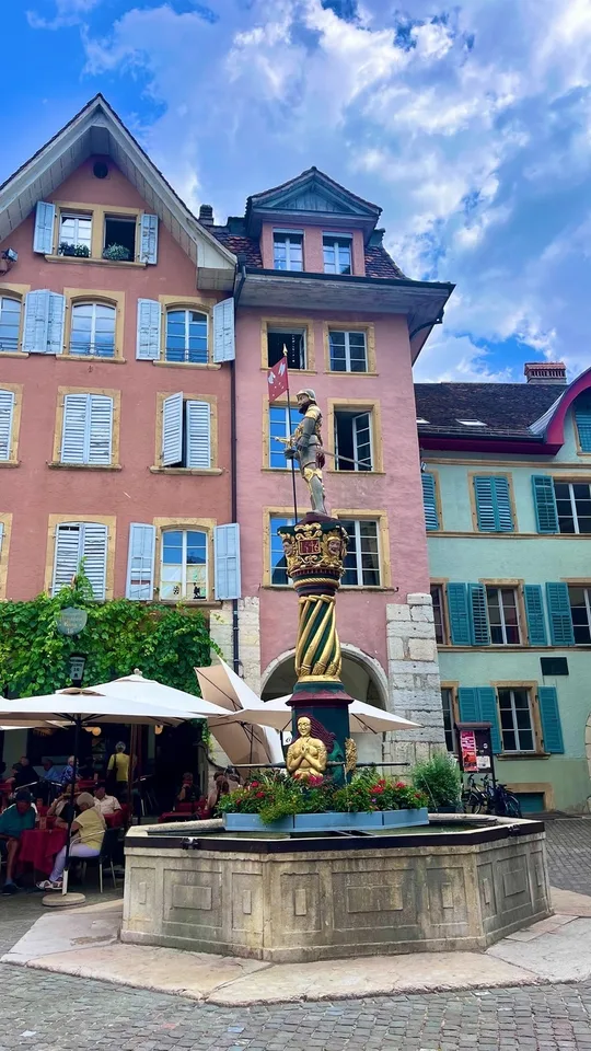 Charmant appartement avec balcon de 3,5 pièces au cœur de la vieille ville de Bienne