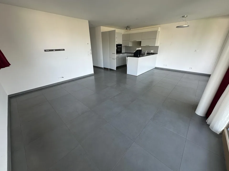 Appartement avec place garage — Saint-Sulpice, VD