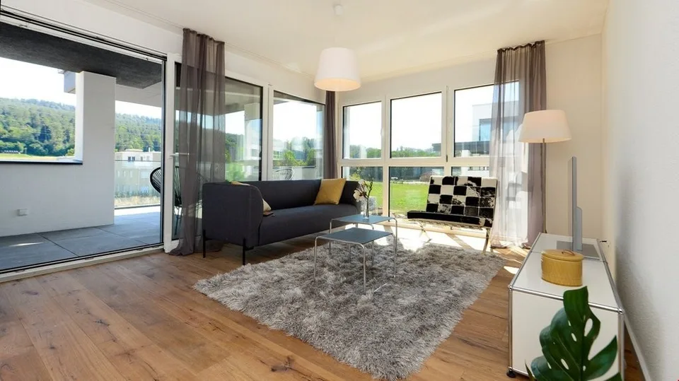 GROSSZÜGIGE 4.5 ZIMMER-WOHNUNG IN WEIACH