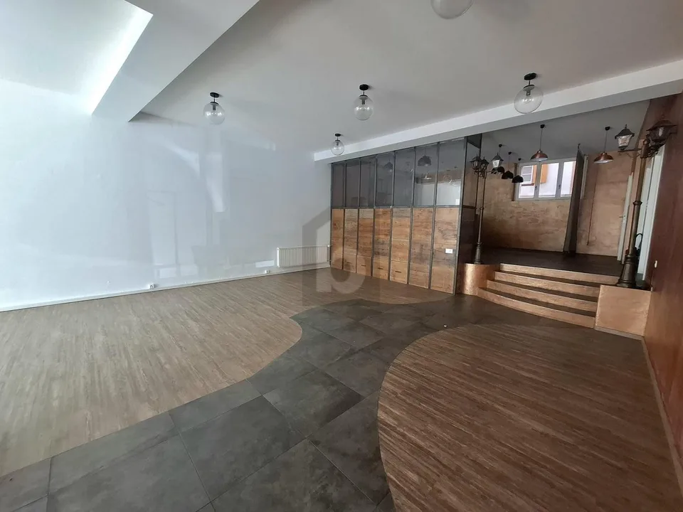 SPACIEUX ET TRÈS MODERNE