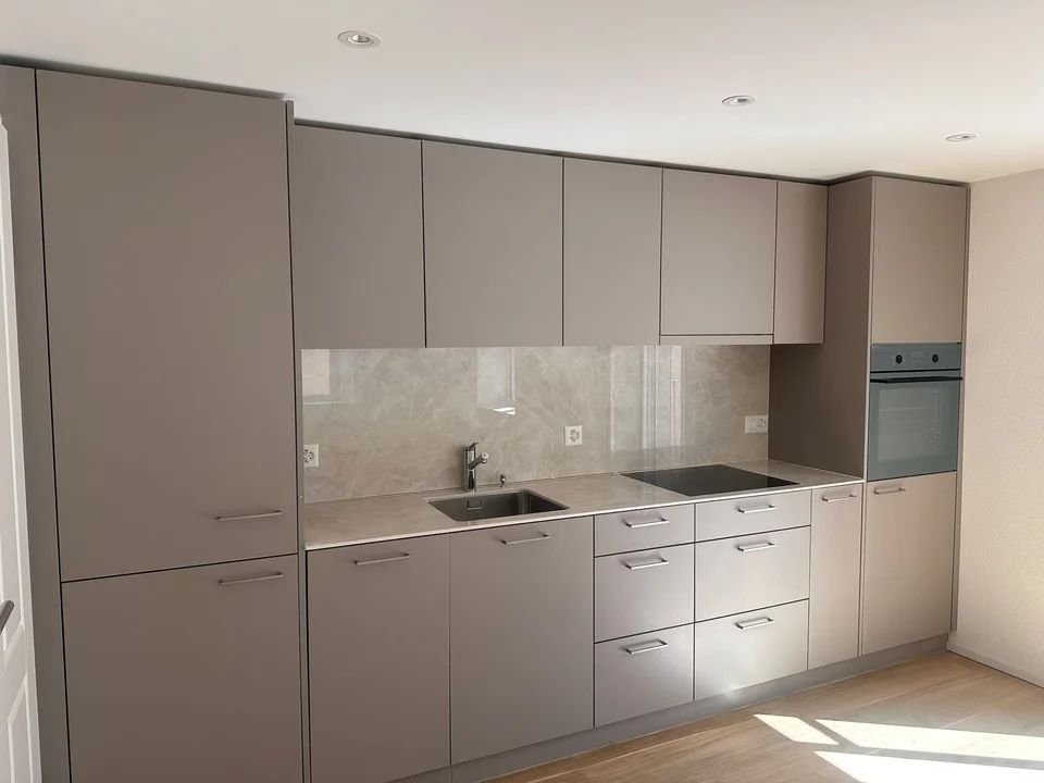 Appartamento di 3,5 locali ristrutturato in affitto a Dietikon!
