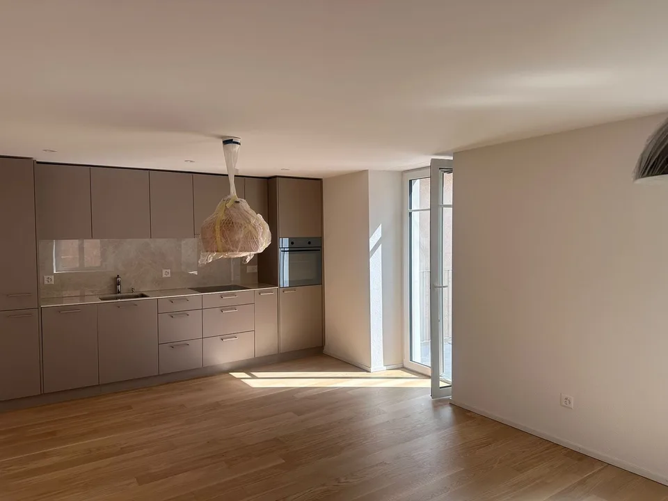 Appartamento di 3,5 locali ristrutturato in affitto a Dietikon!