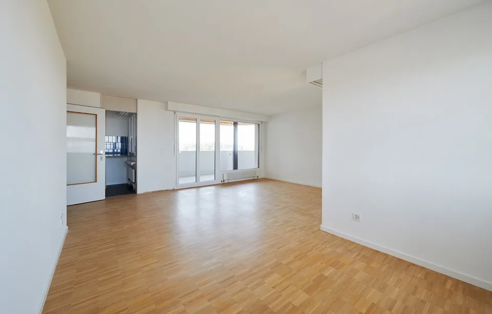 Wohnen im Hochhaus - Nähe Sportplatz Kellen