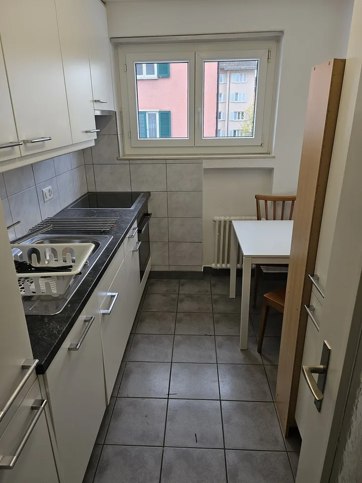 Charmantes Zimmer in moderner 3-Zimmer-WG im Herzen von Rapperswil!