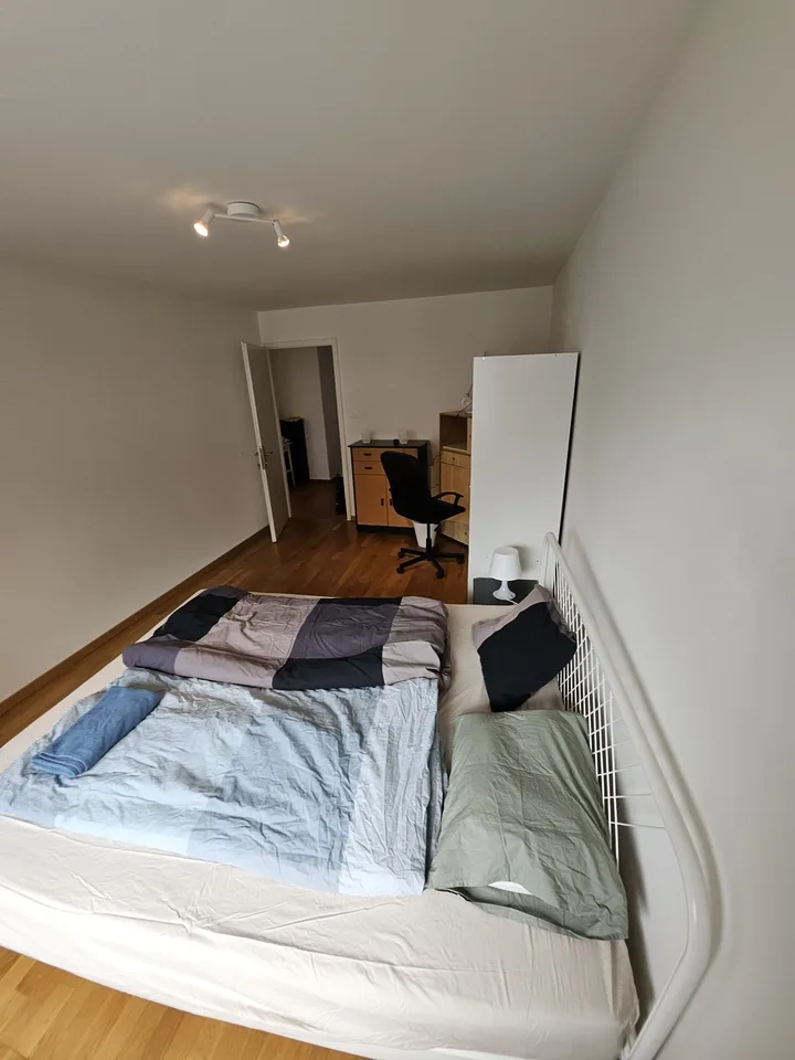 Charmantes Zimmer in moderner 3-Zimmer-WG im Herzen von Rapperswil!