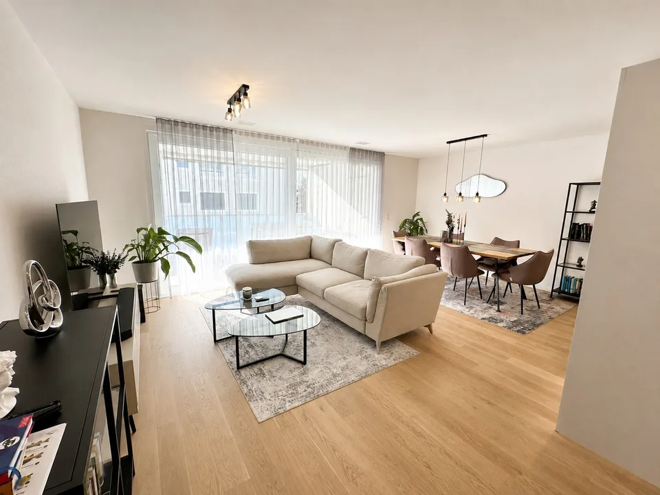 2.5-Zimmer-Wohnung, grosser Balkon, voll möbliert (flexibel befristet von 11.26.-03.27)