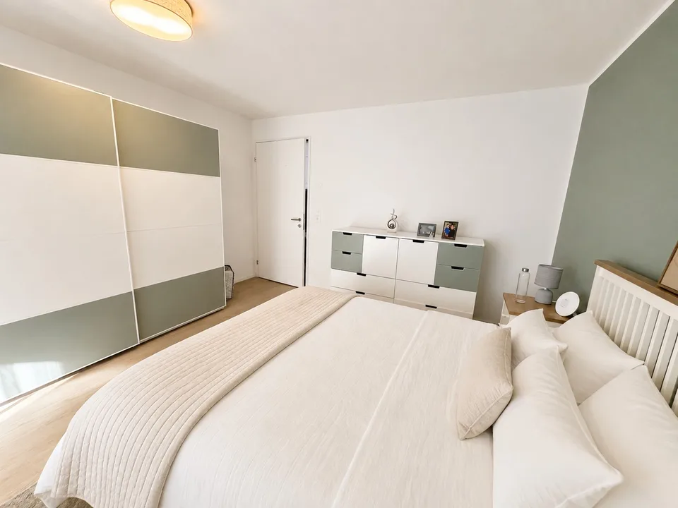 2.5-Zimmer-Wohnung, grosser Balkon, voll möbliert (flexibel befristet von 11.26.-03.27)