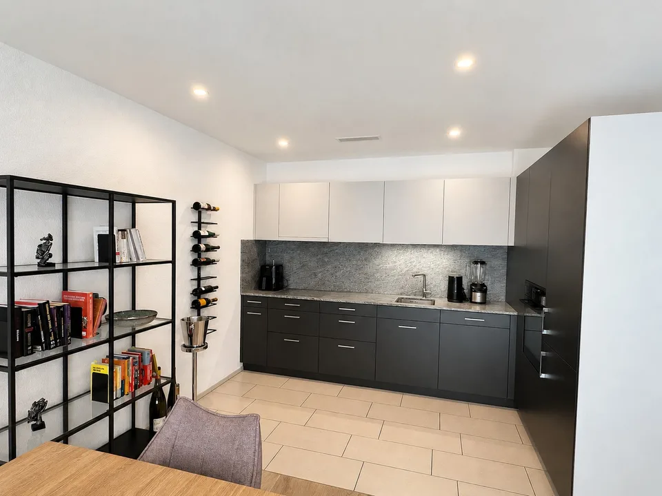 2.5-Zimmer-Wohnung, grosser Balkon, voll möbliert (flexibel befristet von 11.26.-03.27)