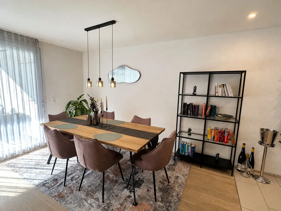 2.5-Zimmer-Wohnung, grosser Balkon, voll möbliert (flexibel befristet von 11.26.-03.27)